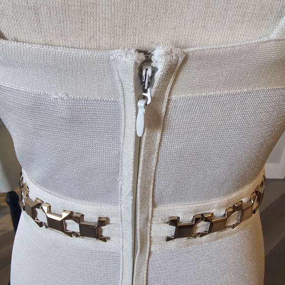 WOW Couture Gold Label VGUC Bandage & Rose Gold Chain Accent Dress Sz Small - Picture 4 of 16